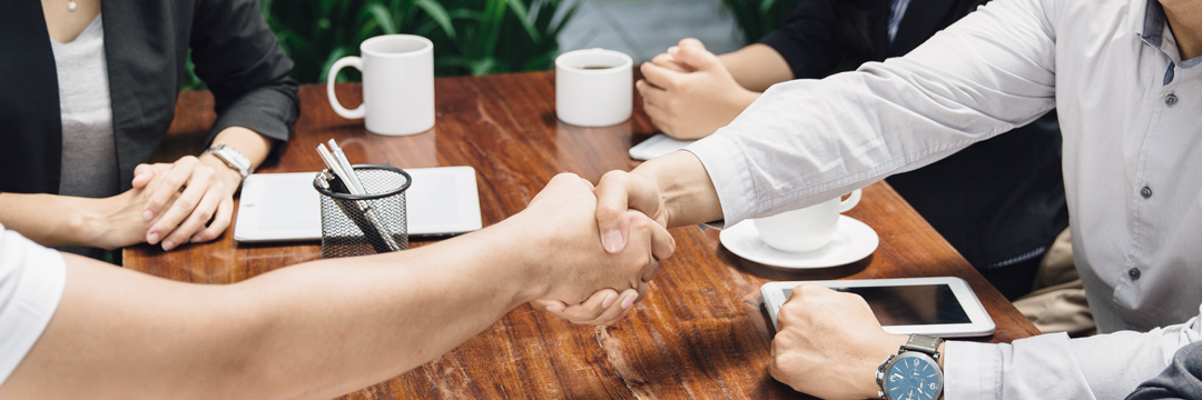 Why Choose Us businesscardmy creative shakehand